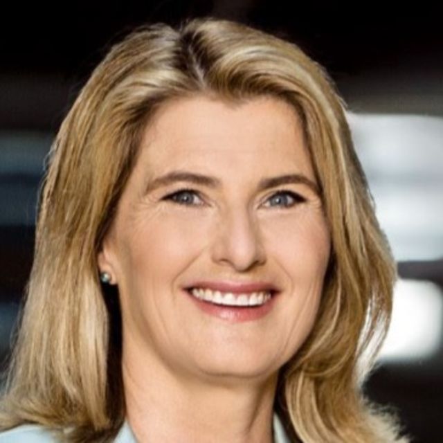Tina Hassel