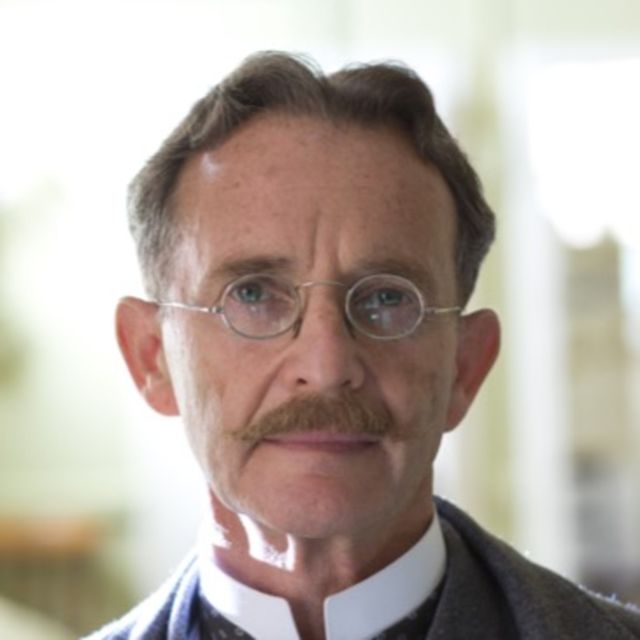 Anton Lesser