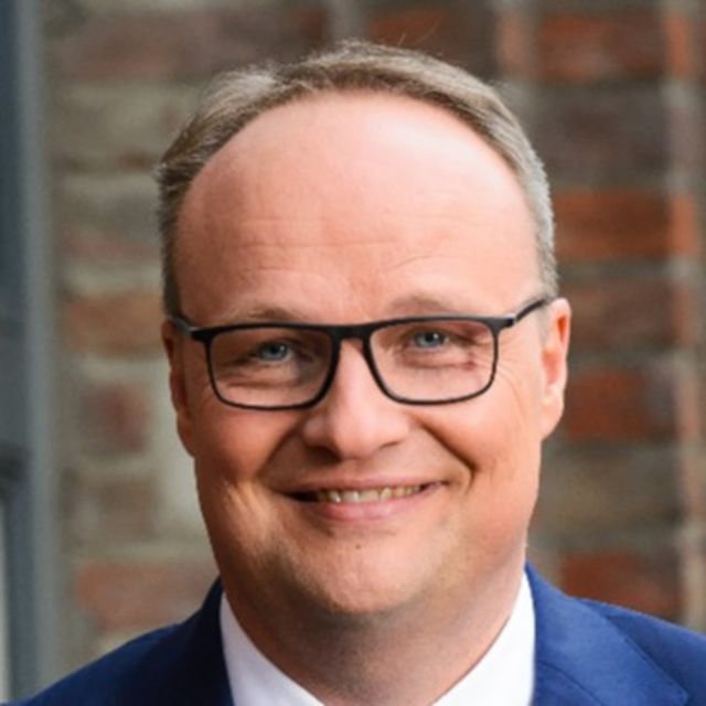 Oliver Welke