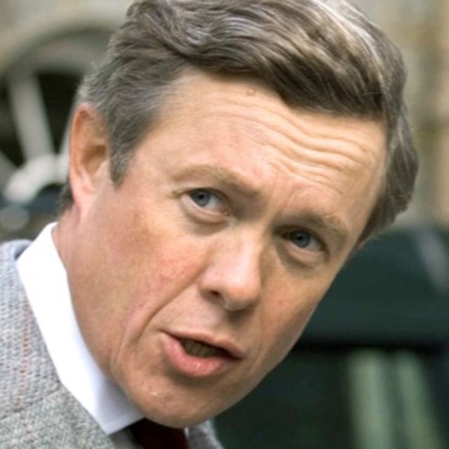 Alex Jennings