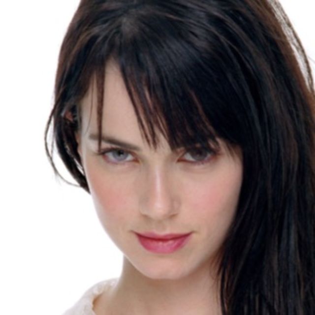Mia Kirshner