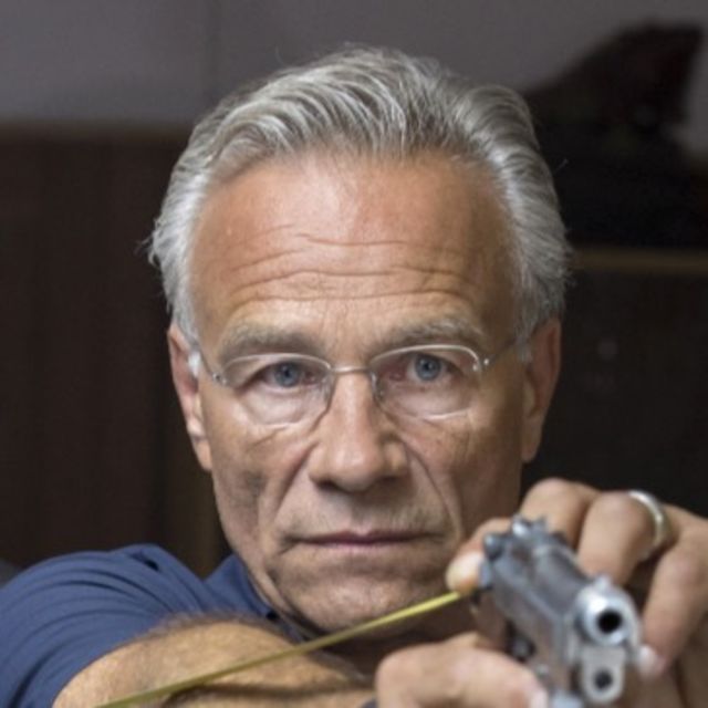 Klaus J. Behrendt