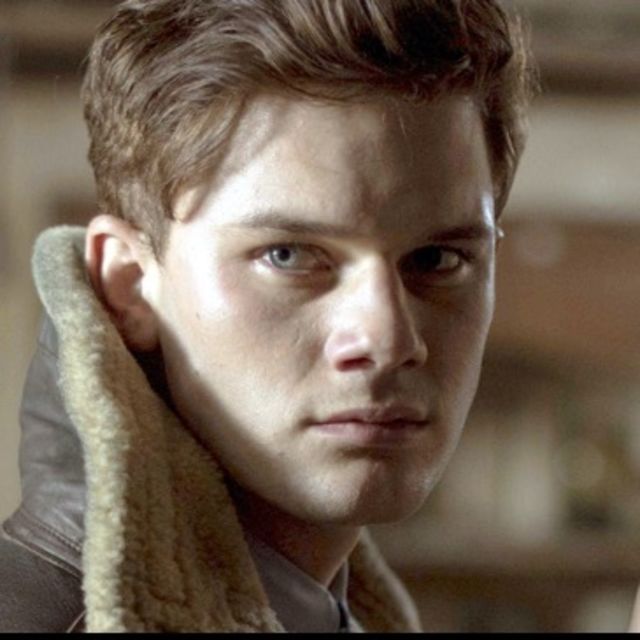 Jeremy Irvine