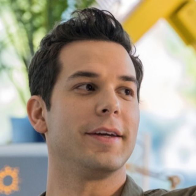 Skylar Astin