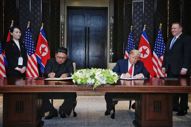 Wer ist ...? – Kim Yo-jong begleitet ihren Bruder Kim Jong-un bei seinem Treffen mit dem damaligen US-Präsidenten Donald Trump.