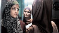 Nur eine Frau – Eine Koproduktion von Vincent TV mit dem Rundfunk Berlin-Brandenburg (rbb), NDR, SWR, HR und WDR. Gefördert mit Mitteln des Medienboard Berlin-Brandenburg, nordmedia Film- und Mediengesellschaft Niedersachsen/Bremen mbH und des Deutschen Filmförderfonds (DFFF). - Aynurs Schwester Shirin (Merve Aksoy, l.) und ihre Freundin Evin (Lara Aylin Winkler)