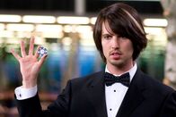 When in Rome - Fünf Männer sind vier zu viel – Buhlt um die Gunst von Beth: der Straßenmagier Lance (Jon Heder) ...