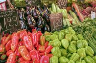 Märkte - Im Bauch von … – Frischer geht es kaum: Gemüse auf dem Kapani-Markt