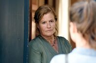 Donna Leon – Die Umweltschützerin Patrizia Minati (Suzanne von Borsody) hat ein Geheimnis.