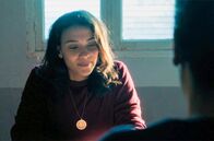 Sharaf – Sharafs Freundin Hoda (Jala Hesham) glaubt anfangs noch an eine schnelle Klärung der misslichen Umstände.