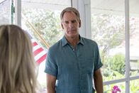 Navy CIS: New Orleans – Als ein Blogger, der bekannt dafür war, Korruption auf Regierungsebene aufzudecken, ermordet aufgefunden wird, müssen Pride (Scott Bakula) und sein Team den Täter fassen ...
