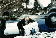 Rambo I – Damit hat Sheriff Teasle (Brian Dennehy) nicht gerechnet: Vietnamveteran Rambo flüchtet in die nahen Wälder und macht dem Sheriff das Leben schwer ...