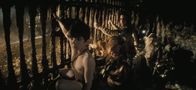Die Legende – Jack (Tom Cruise, 2.v.r.) gerät bei seinem Versuch, das letzte Einhorn zu retten, mit seinen Freunden Gump (David Bennent, l.), Pilz-Tom (Cork Hubbert, 2.v.l.) und Moosball (Billy Barty, r.) im unterirdischen Reich des Herrn der Finsternis in Gefangenschaft.