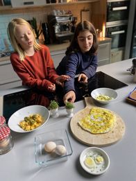 Schmecksperimente – Ida und Elvan und ihre Eier-Experimente.