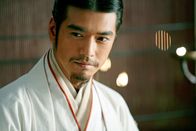 Red Cliff – Zhuge Liang (Takeshi Kaneshiro), enger Berater und Stratege Liu Beis, des Königs von Shu, führt durch geschickte Diplomatie eine Allianz zweier Reiche herbei, damit diese gemeinsam gegen das Heer des machthungrigen Königs Cao Cao ankämpfen können ...
