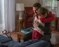 9-1-1 Notruf L.A. – Eddie Diaz (Ryan Guzman, l.); Christopher Diaz (Gavin McHugh, r.)