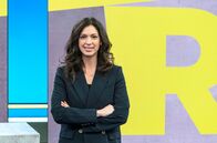 Report Mainz – Nadia Kailouli präsentiert "Report Mainz". Das investigative Magazin deckt regelmäßig und bundesweit Missstände in Politik, Wirtschaft und Gesellschaft auf.