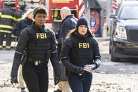 FBI: Special Crime Unit – Special Agent Tiffany Wallace (Katherine Renee Kane, l.); FBI Special Agent Maggie Bell (Missy Peregrym, r.)