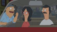 Bob's Burgers – Machen sich Sorgen um Louise, die zu ihrer Tante Gail geflüchtet ist: Bob (r.), Linda (M.) und Teddy (l.) ...