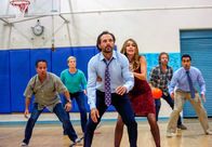 Modern Family – John Benjamin Hickey (Dr. Clark), Sofía Vergara (Gloria Delgado).