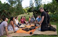 Gordon Ramsay: Kulinarische Abenteuer – Gordon Ramsay (r.)