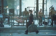 Die Akte Jane – Als erste Frau nimmt Navy-Offizier Lieutenant Jordan O'Neil (Demi Moore, M.) an der ultraharten Ausbildung der Elite-Truppe "Navy Seals" teil ...