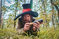 Neu: Der Räuber Hotzenplotz – Der Räuber Hotzenplotz (Nicholas Ofczarek) hat sein nächstes Opfer fest im Visier.