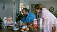 Wenn man vom Teufel spricht... – Bull Webster (Bud Spencer, M.); Betty Webster (Sharon Madden, r.)
