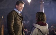 Der goldene Kompass – In Lyras Welt erzählt man sich den Mythos von einem Kind, das dazu bestimmt ist, die Macht des Schicksals zu brechen. Das jedoch Lyra (Dakota Blue Richards, r.) dieses Mädchen sein könnte, ahnt niemand (Daniel Craig, l.) ...