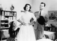 Der 42. Himmel – Der 42. Himmel Am Vorabend der heissersehnten Trauung: Verena Hallau als Trauzeugin, Elvira Schalcher als Julia, Walter Roderer als Wendelin