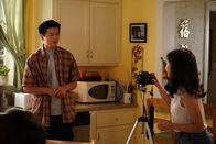 Fresh off the Boat – Eddie Huang (Hudson Yang, l.); Jessica Huang (Constance Wu, r.)