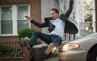 Elementary – Ein ehemaliger Bombenleger wird nach sechs Jahren plötzlich wieder aktiv. Auf der Jagd nach einem Verdächtigen, begibt sich Holmes (Jonny Lee Miller) auf den Straßen New York Citys selbst in Gefahr ...