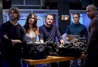 Navy CIS: L.A. – (v.l.n.r.) Marty Deeks (Eric Christian Olsen); Kensi Blye (Daniela Ruah); G. Callen (Chris O'Donnell); Eric Beale (Barrett Foa); Sam Hanna (LL Cool J)