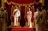 Der Stern von Indien – Lord Louis Mountbatten (Hugh Bonneville) und Lady Edwina Mountbatten (Gillian Anderson) sind die letzten englischen Herrschenden über die Kolonie in Indien.