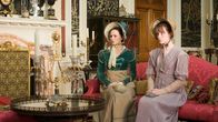 Klein Dorrit – Fanny Dorrit (Emma Pierson, l.) und Amy Dorrit (Claire Foy, r.)