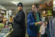 Mission Ulja Funk – Ulja (Romy Lou Janinhoff, r.) im polnischen Kiosk auf dem Weg nach Patschurk