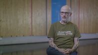 Terra X: Musik – Weltstar Moby. Der Gitarrist und DJ hat mehr als 15 Millionen Platten verkauft und ist einer der Experten in der "Terra X"-Reihe über die Geschichte der Musik.