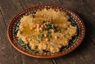 Zu Tisch ... – Zu Tisch Galiläa – Israel Hummus aus Kichererbsen mit Za’atar und Olivenöl Copyright: SRF/Frederik Klose-Gerlich