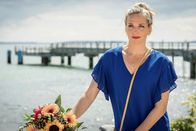 Praxis mit Meerblick – Nora Kaminski (Tanja Wedhorn) genießt das Leben auf Rügen.