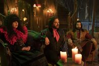 What We Do in the Shadows – (v.l.n.r.) Nadja (Natasia Demetriou); Laszlo (Matt Berry); Nandor (Kayvan Novak)