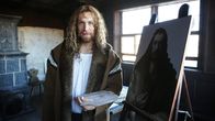 Terra X: Albrecht Dürer - Superstar – Mit 29 Jahren malt Dürer (Jakob Tögel) sein legendäres Selbstportrait.