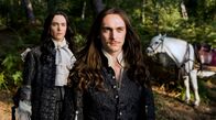 Versailles – On right: Louis XIV (George Blagden)
