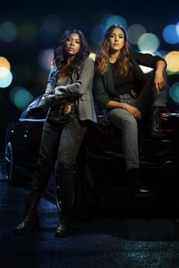 L.A.'s Finest – L-R: Sydney Burnett (Gabrielle Union), Nancy McKenna (Jessica Alba)