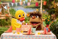 Unser Sandmännchen – Schnatterinchen und Moppi bereiten eine Überraschung für Pittiplatsch vor.