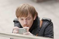 Danni Lowinski – Steht Danni bei einem neuen Fall mit Rat und Tat zur Seite: Hannes (Tino Mewes) ...