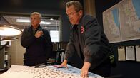 Chicago Fire – Chicago Fire Staffel 10 Folge 6 Krisenzentrum: David Eigenberg als Christopher Herrmann, Christian Stolte als Mouch