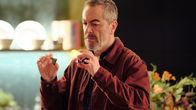 Suspect – Ein paar scheinbar harmlos zusammengefaltete Chipstüten bestätigen Danny (James Nesbitt) in dem Glauben, dass es beim Tod seiner Tochter nicht mit rechten Dingen zuging.