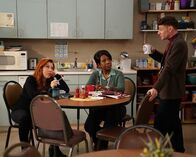Abbott Elementary – v.li.: Melissa Schemmenti (Lisa Ann Walter), Barbara Howard (Sheryl Lee Ralph), Jacob Hill (Chris Perfetti)
