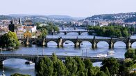 Hightech-Wunder der Geschichte – Brücken verbinden Menschen und Länder. So auch die Moldaubrücken in Prag.