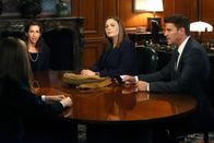 Bones - Die Knochenjägerin – (v.l.n.r.) Amelia Minchin (Alysia Reiner); Temperance Brennan (Emily Deschanel, l.); Seeley Booth (David Boreanaz,)